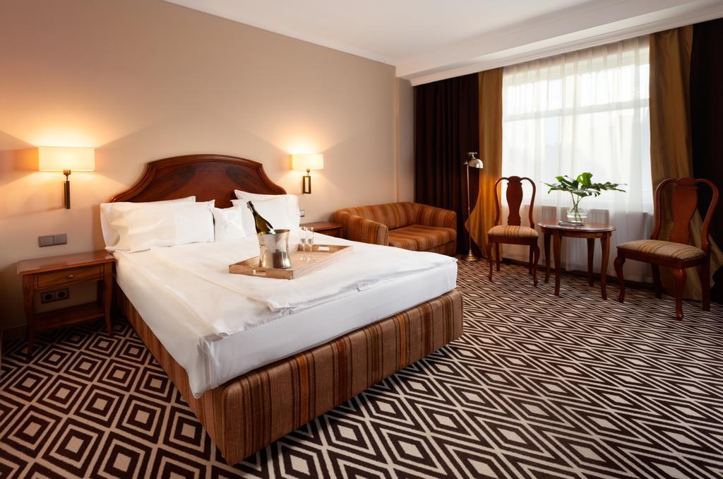 Hotel Rejs 乌斯特卡 外观 照片