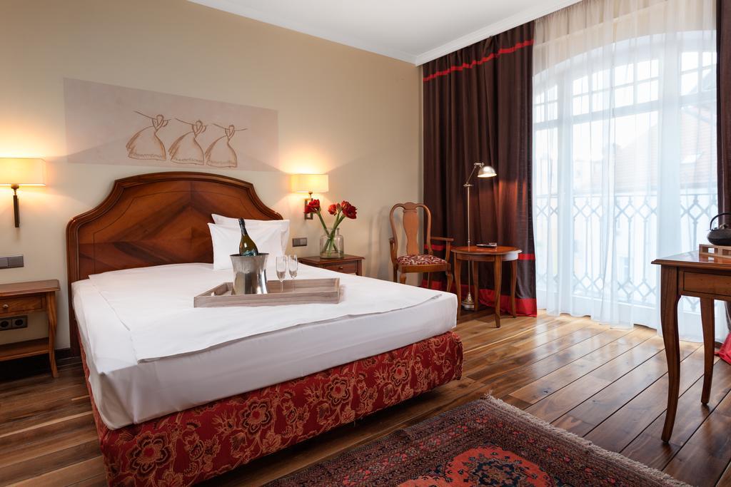 Hotel Rejs 乌斯特卡 外观 照片